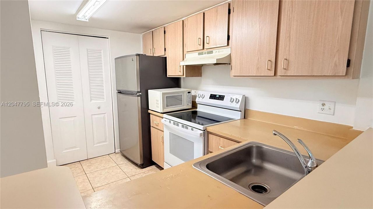 10709 Cleary Blvd , Unit 307, Plantation, FL 33324 Photo