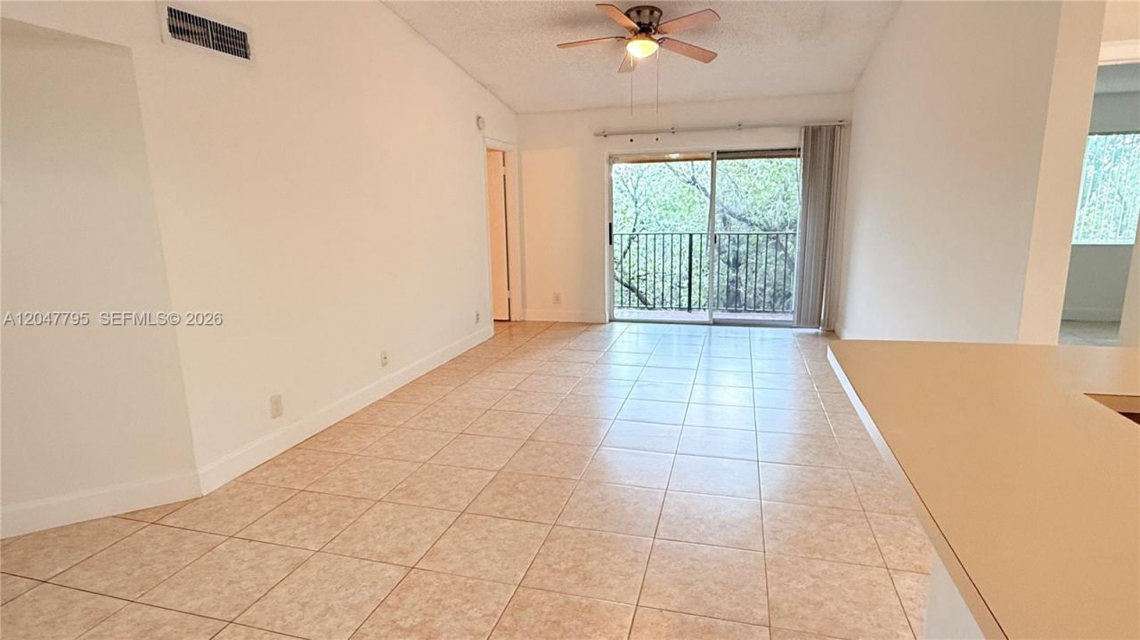 10709 Cleary Blvd , Unit 307, Plantation, FL 33324 Photo