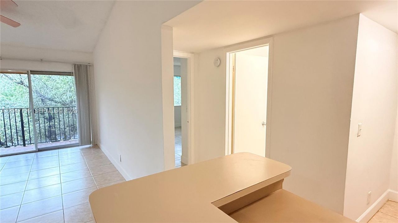 10709 Cleary Blvd , Unit 307, Plantation, FL 33324 Photo