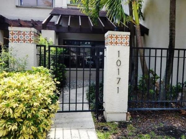 10171 SW 137th Ct, Miami, FL 33186