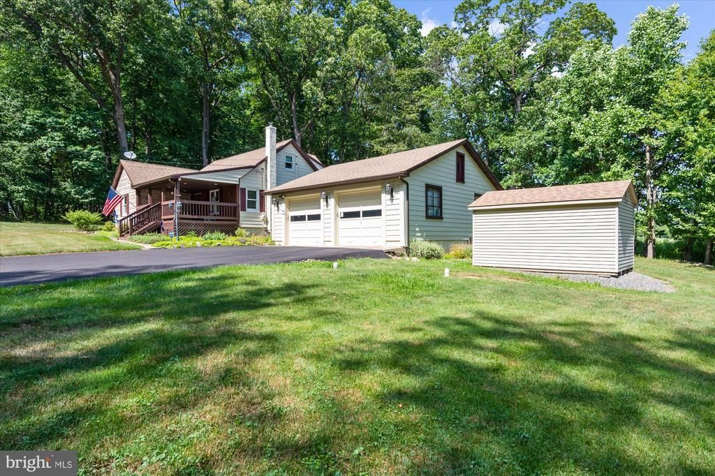 7767 CHESTNUT HILL CHURCH ROAD Coopersburg, PA 18036