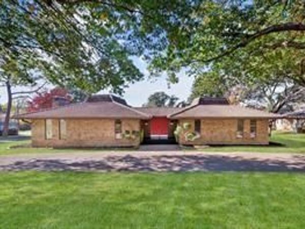1921 Briarwood Drive, Grand Prairie, TX 75050