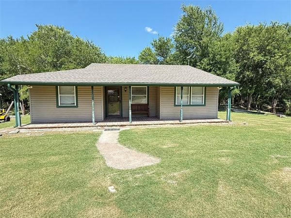 288 County Road 4430 , Whitewright, TX 75491