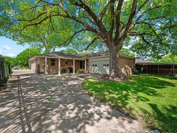 2536 Saint Francis Avenue, Dallas, TX 75228