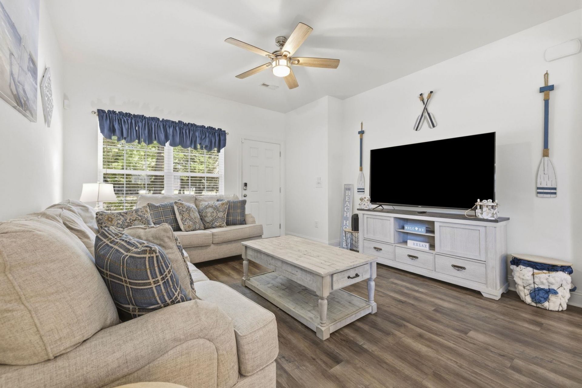 412 N Oak St. Photo 4
