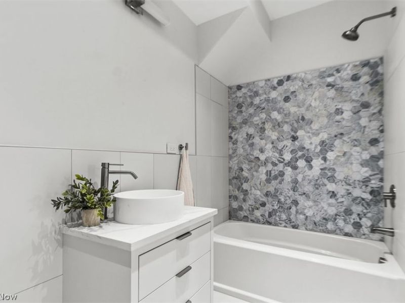 3109 Vine Court, Cleveland, OH 44113 Photo 31