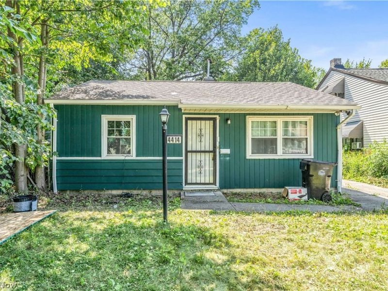 4414 E 142nd Street, Cleveland, OH 44128 Photo 2