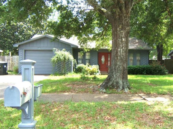 3971 Elmcrest Dr, Pensacola, FL 32504