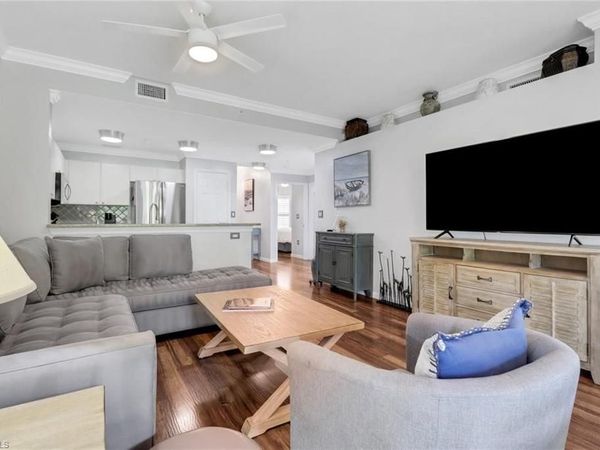 4450 Botanical Place #106, NAPLES, FL 34112