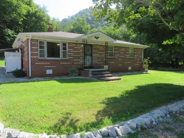 1757 Wet Mill Creek Rd, Celina, TN 38551