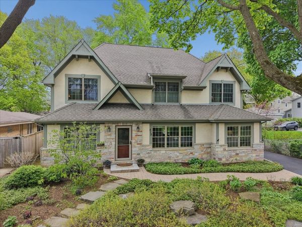 Libertyville, IL 60048