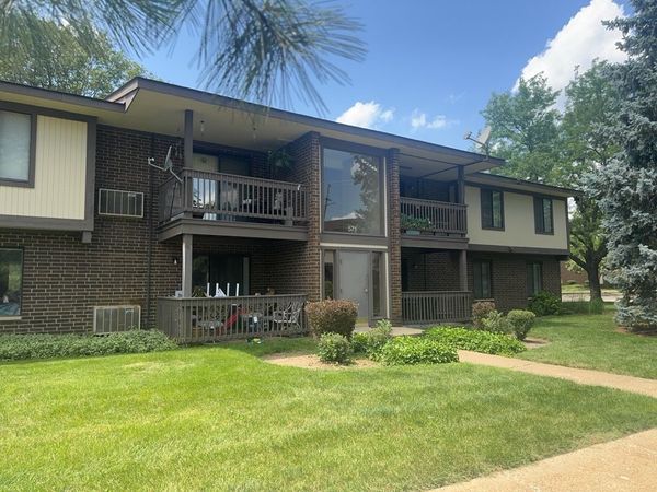 571 Somerset Lane , Unit 5, Crystal Lake, IL 60014