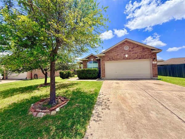 516 W South ST, Leander, TX 78641