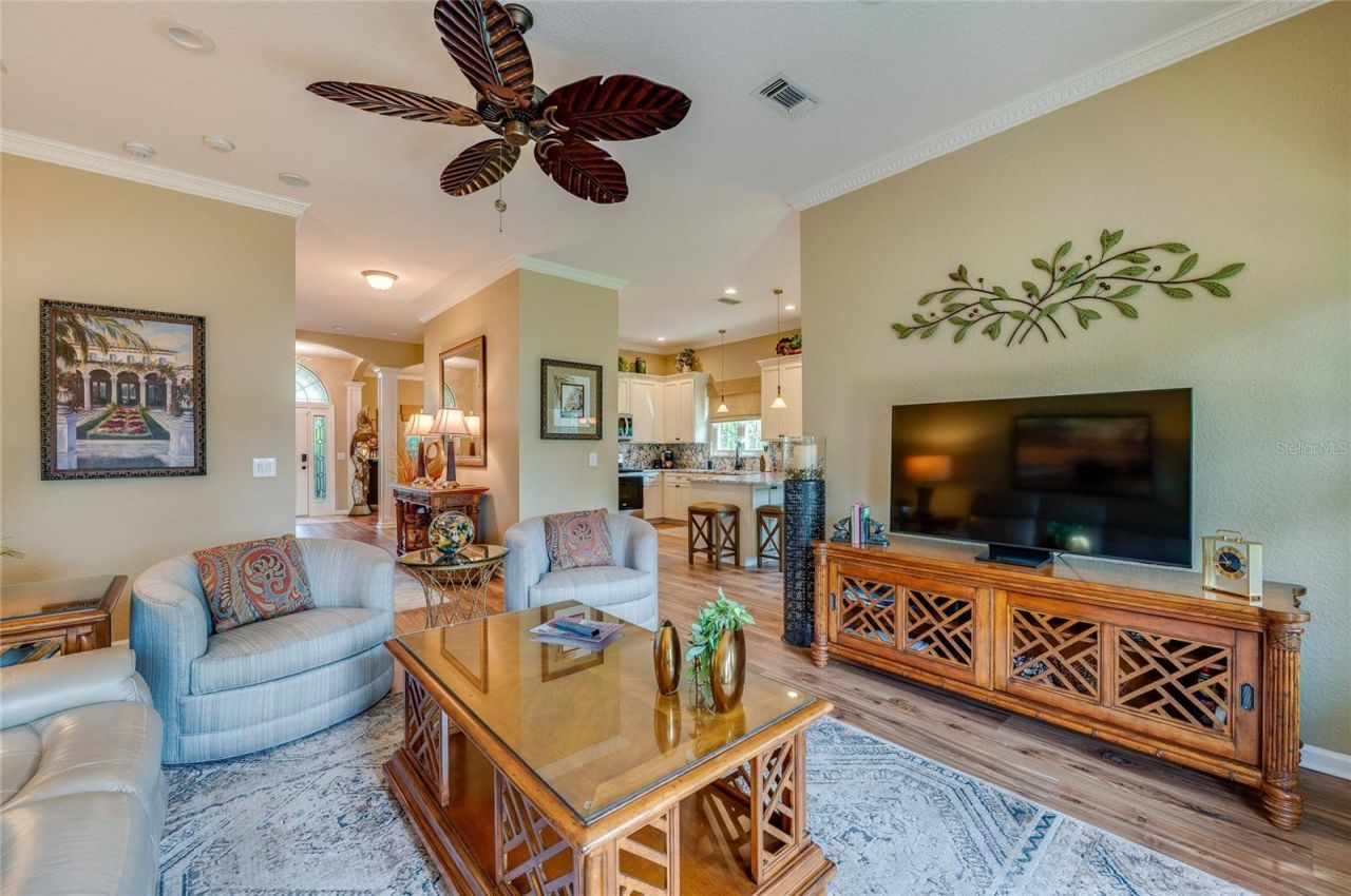 1259 Avenida De Las Casas, Lady Lake, FL 32159 Photo