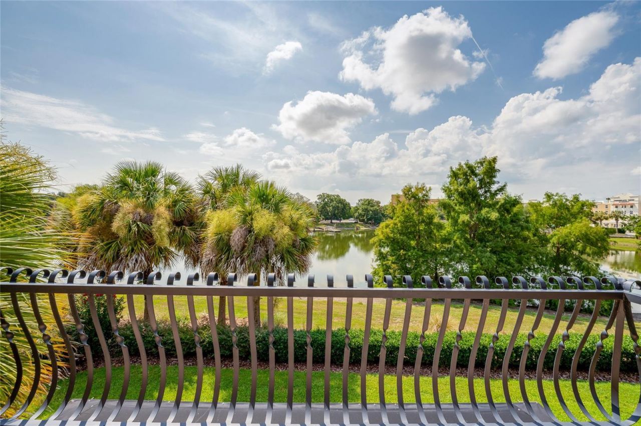 1259 Avenida De Las Casas, Lady Lake, FL 32159 Photo