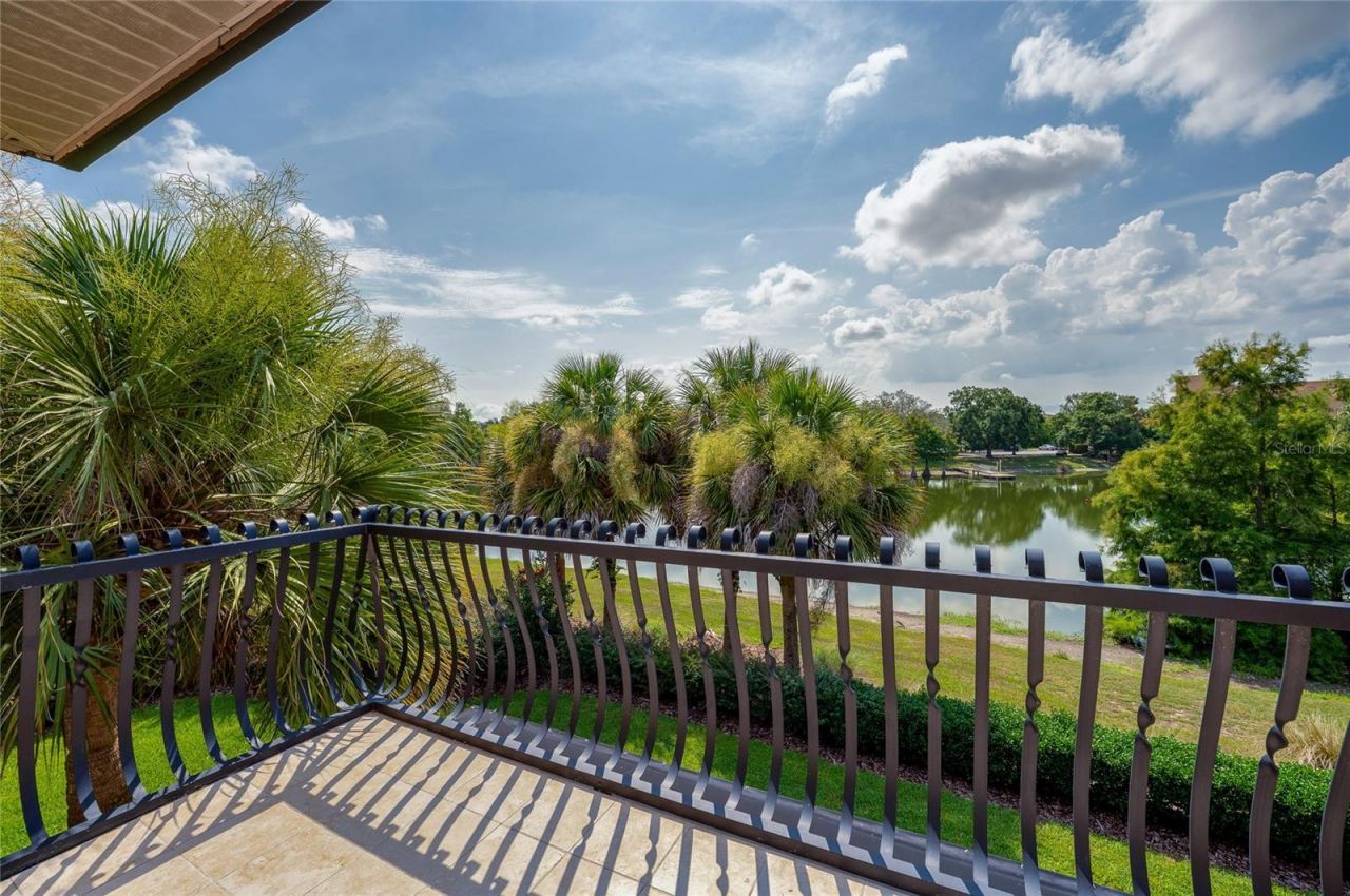 1259 Avenida De Las Casas, Lady Lake, FL 32159 Photo