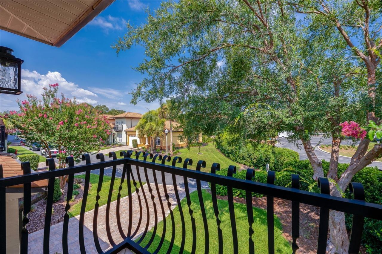 1259 Avenida De Las Casas, Lady Lake, FL 32159 Photo