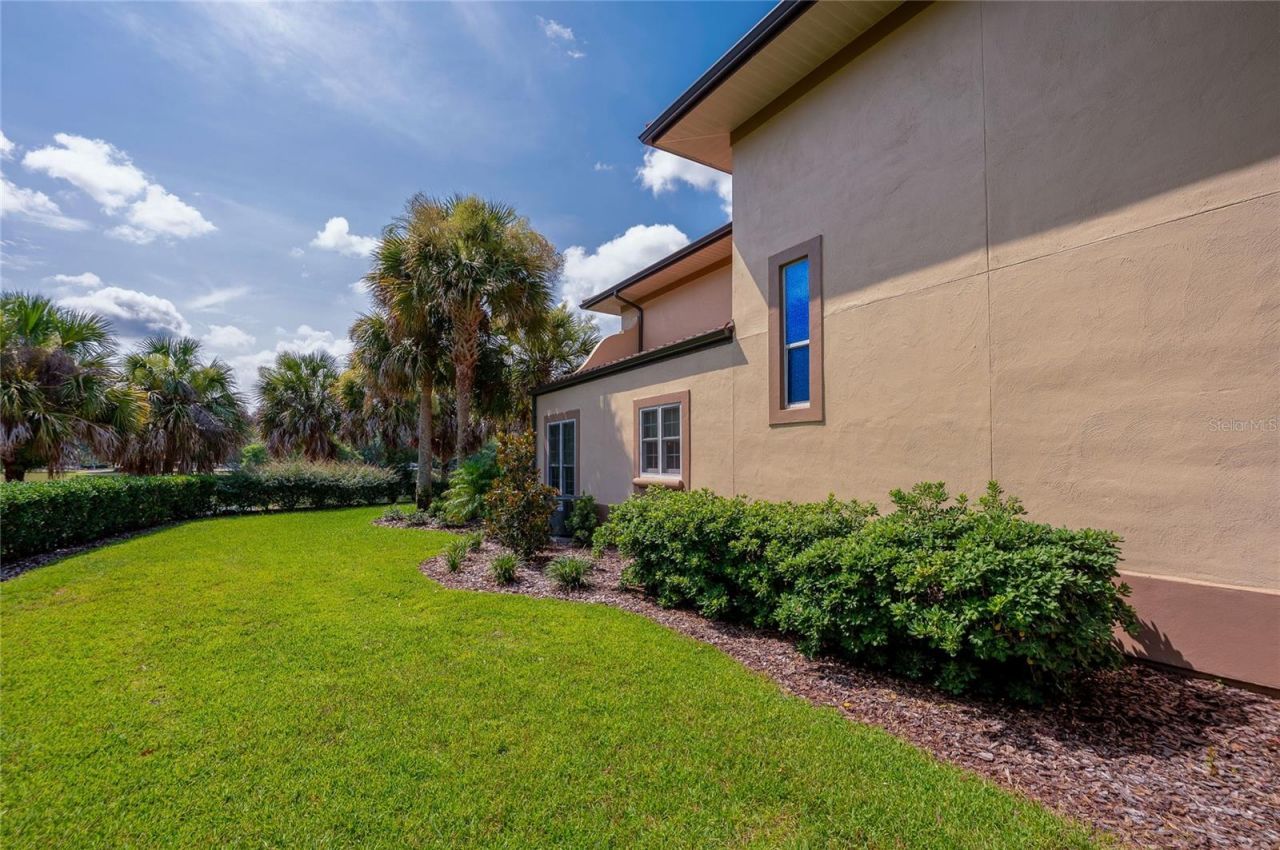 1259 Avenida De Las Casas, Lady Lake, FL 32159 Photo