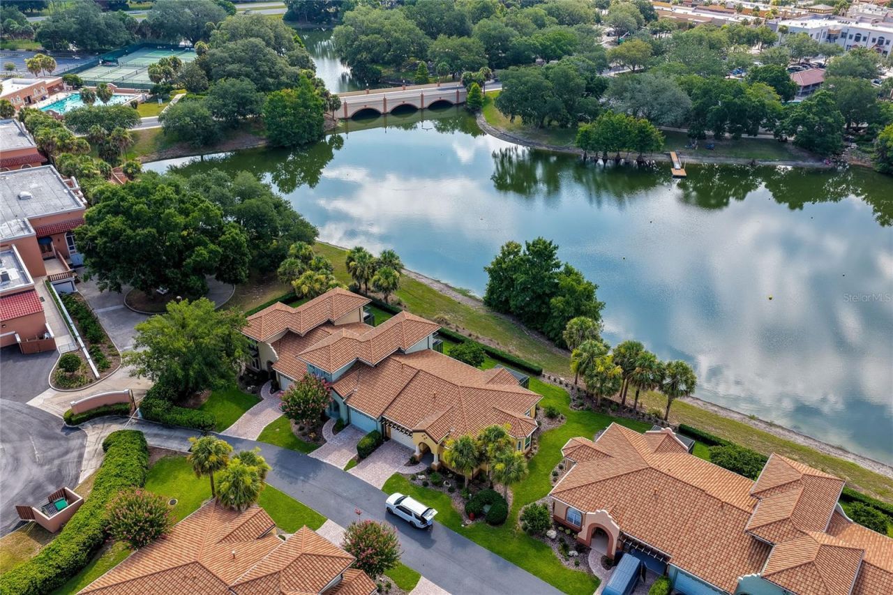 1259 Avenida De Las Casas, Lady Lake, FL 32159 Photo