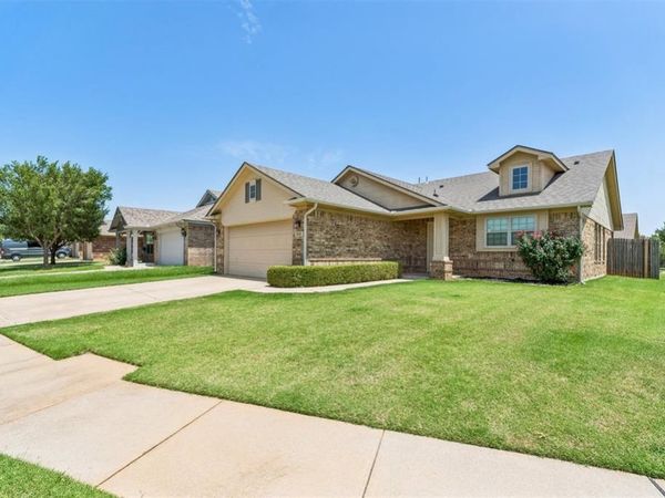 18301 Agua Drive, Edmond, OK 73012