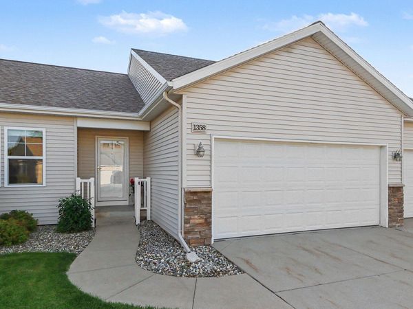 1358 S Village Circle, Kalamazoo, MI 49009