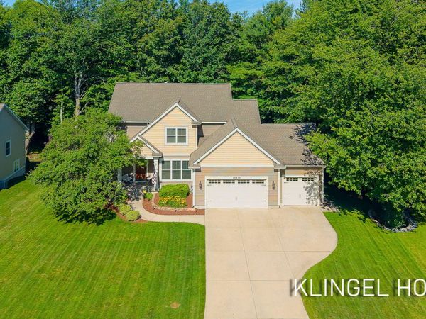 16373 W Willow Drive, Spring Lake, MI 49456