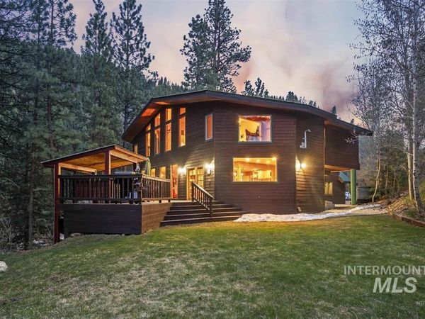224 E Hoalst, Pine, ID 83647