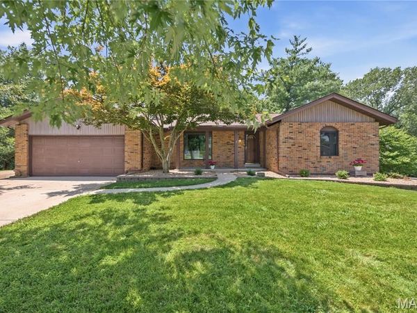 2108 Olde Winery Road, Oakville, MO 63129