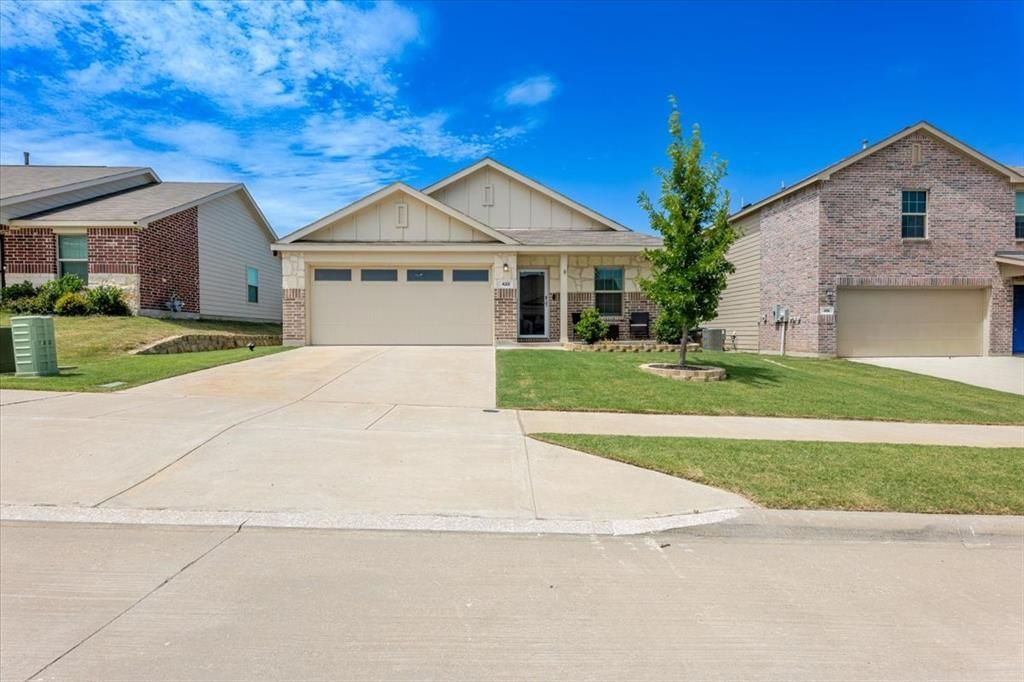 420 Red Rock Trail, Fort Worth, TX 76052 Main Photo