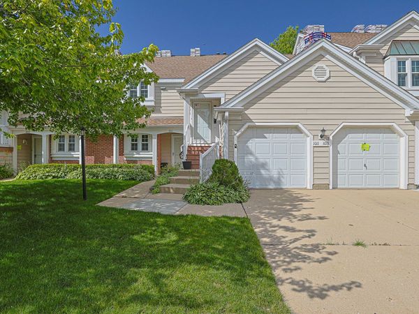 1011 Brentwood Circle , Buffalo Grove, IL 60089