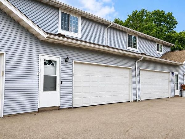 501 Slinger ROAD, Unit E 2, Slinger, WI 53086