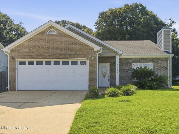 6706 S Rue Mornay , Biloxi, MS 39532