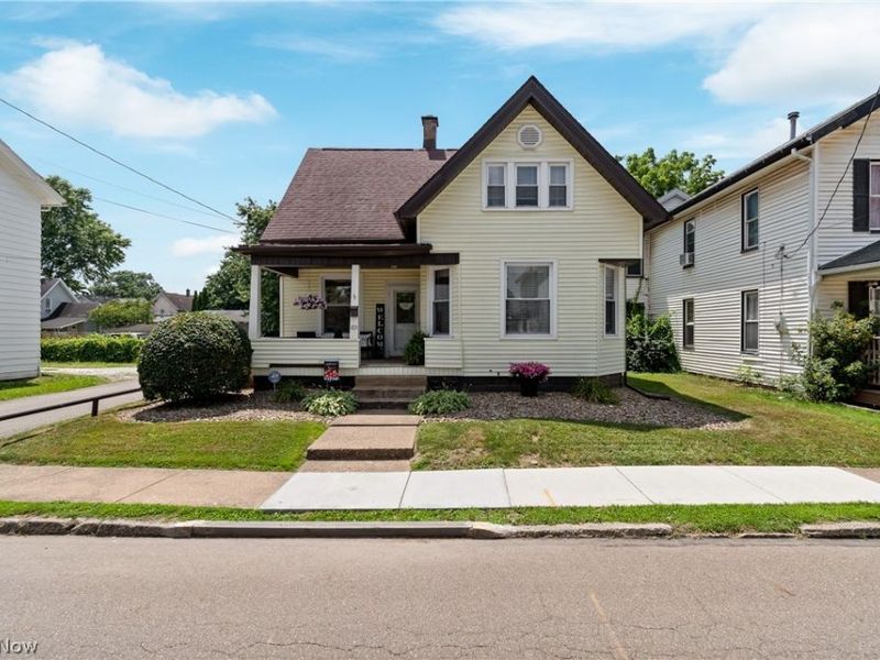105 8th Street SW, Massillon, OH 44647 Photo 2