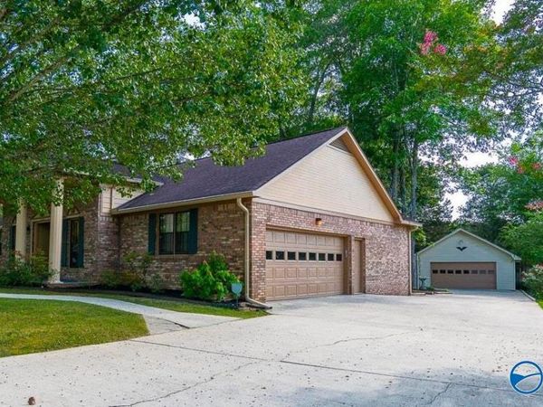 1023 Way Thru The Woods SW, Decatur, AL 35603