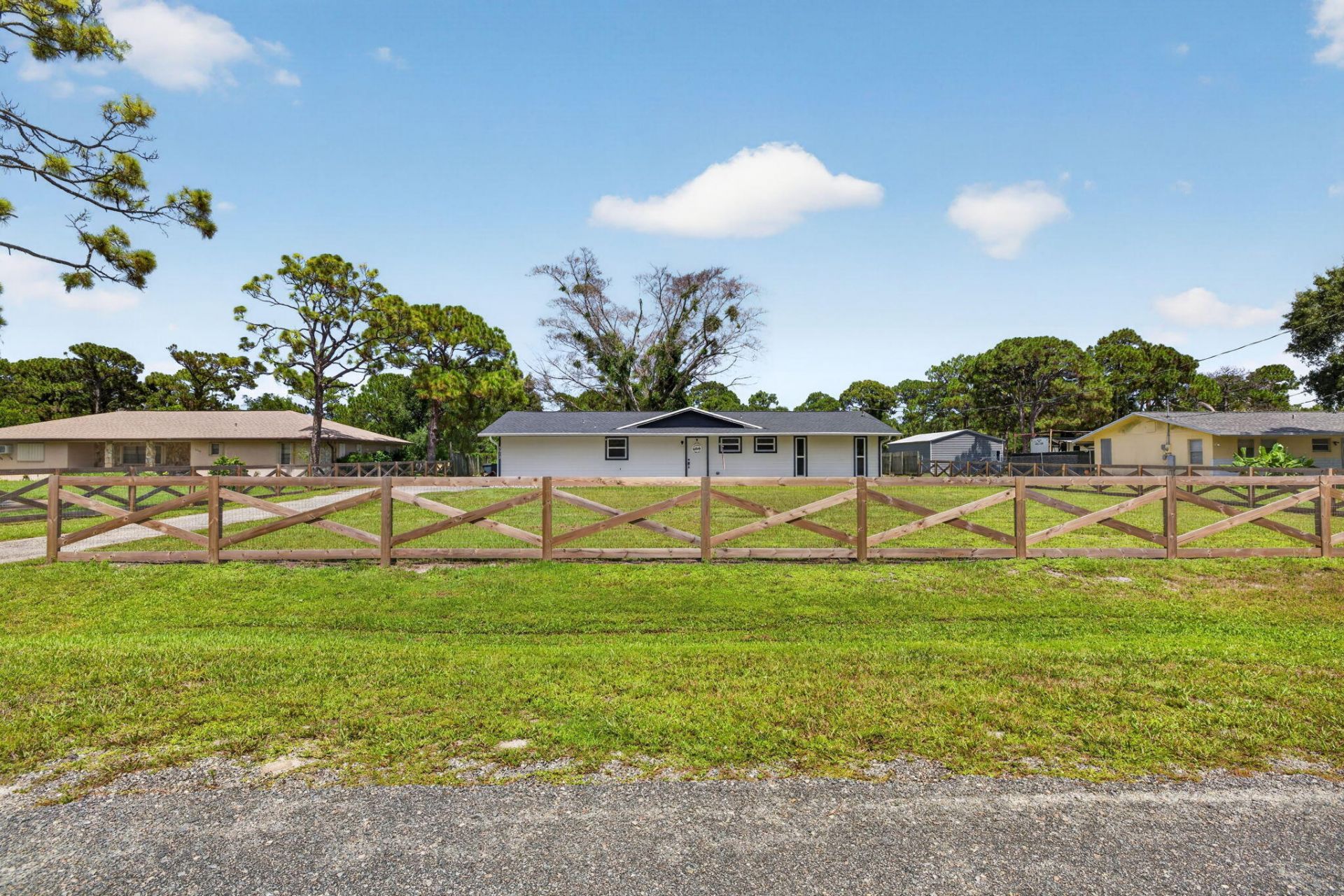 5912 Pinetree Drive, Fort Pierce, FL 34982 Photo
