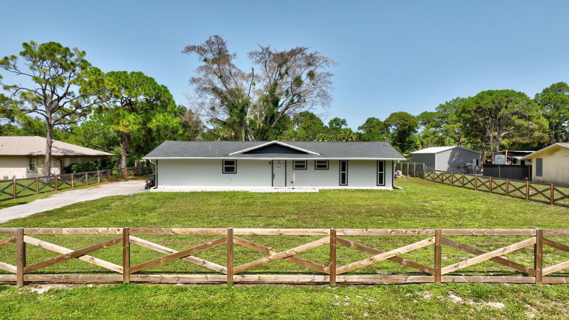 5912 Pinetree Drive, Fort Pierce, FL 34982 Photo