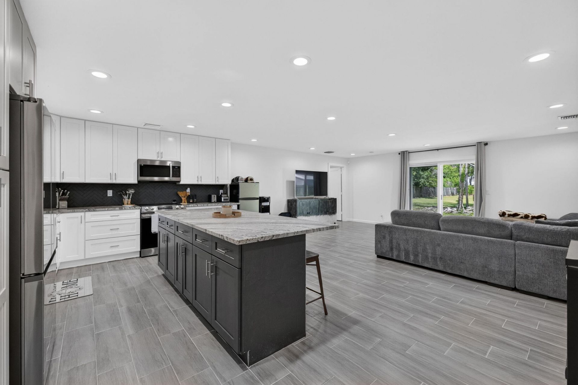 5912 Pinetree Drive, Fort Pierce, FL 34982 Photo