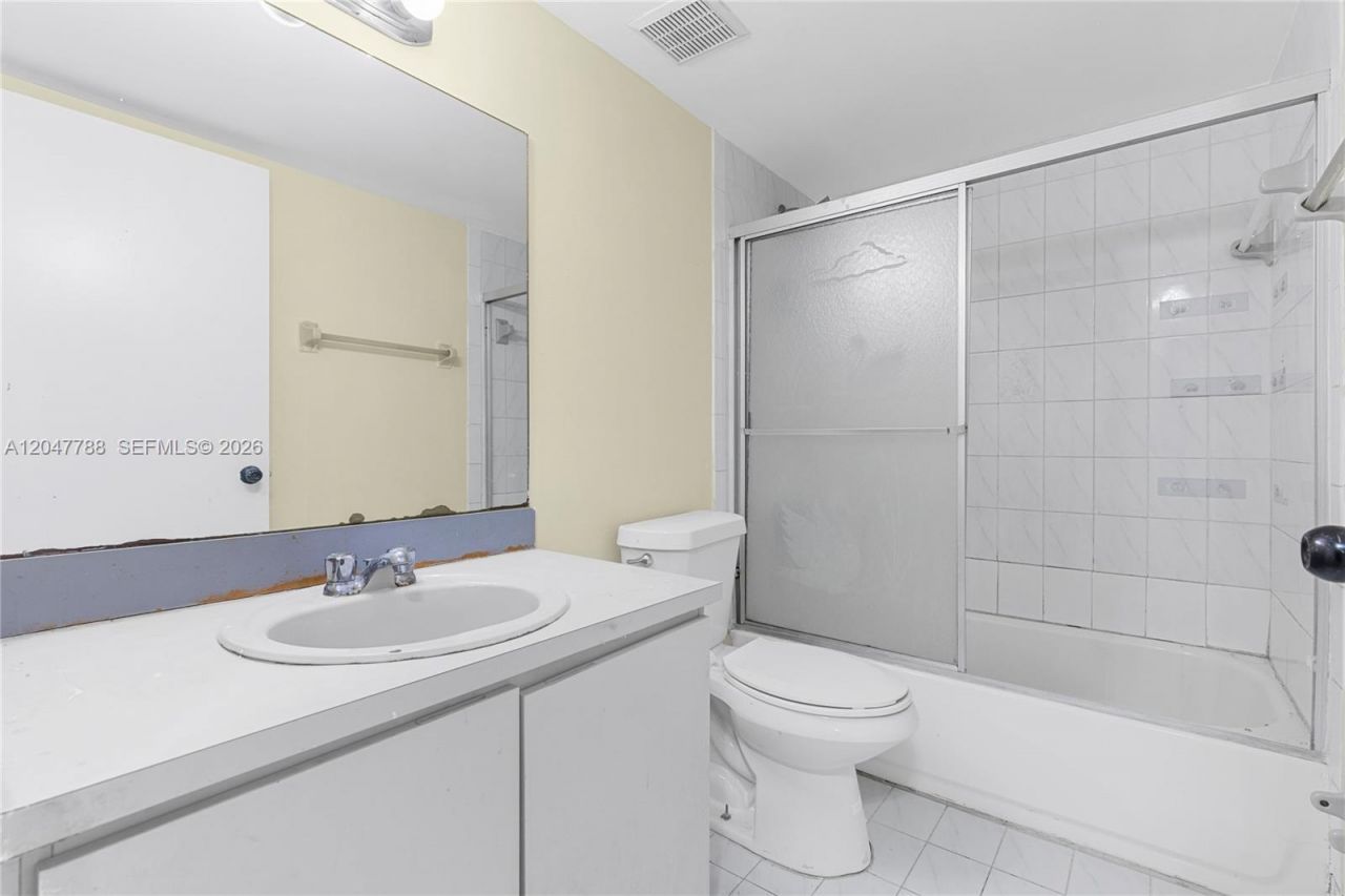 5580 W 26th Ct, Unit 102, Hialeah, FL 33016 Photo