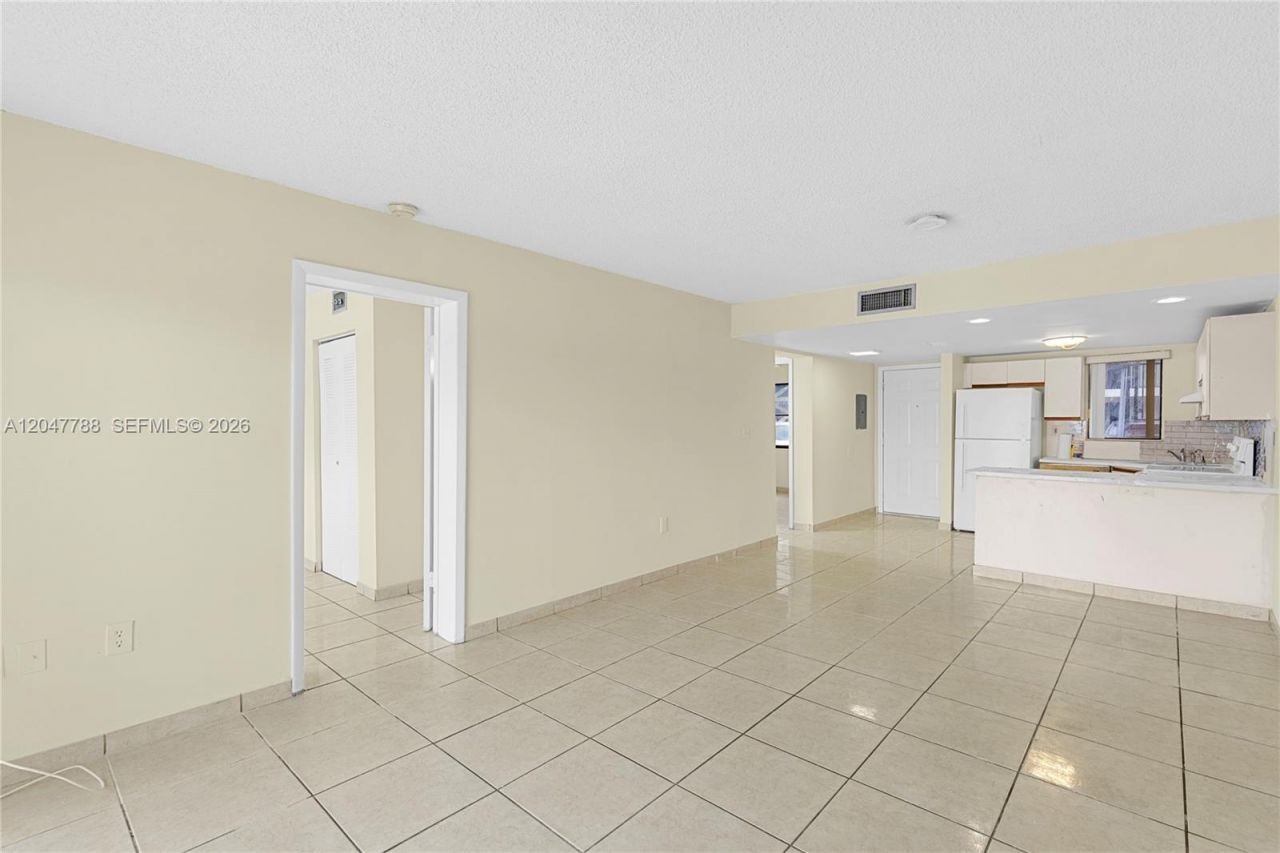 5580 W 26th Ct , Unit 102, Hialeah, FL 33016 Photo