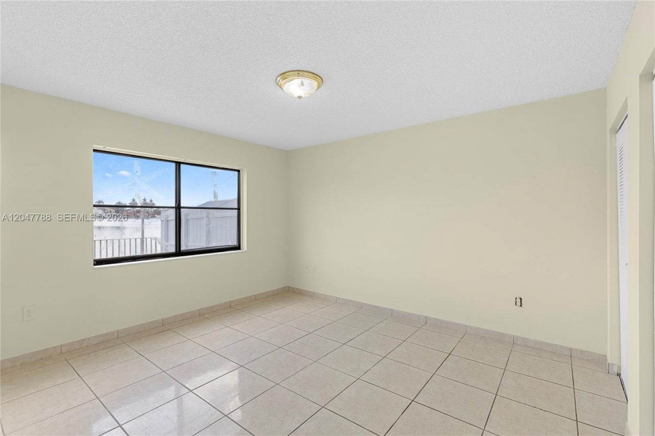 5580 W 26th Ct , Unit 102, Hialeah, FL 33016 Photo
