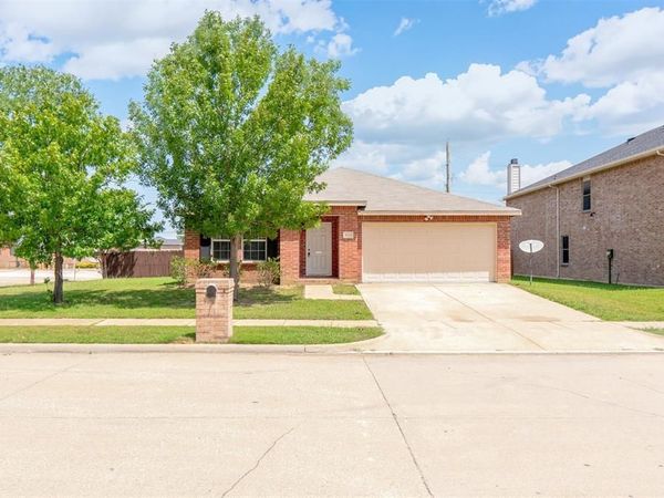 806 White Fields Way, Arlington, TX 76002