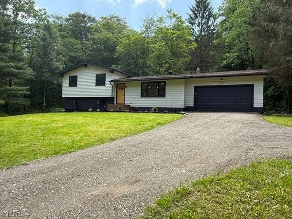 12173 Bradford Drive , Chardon, OH 44024