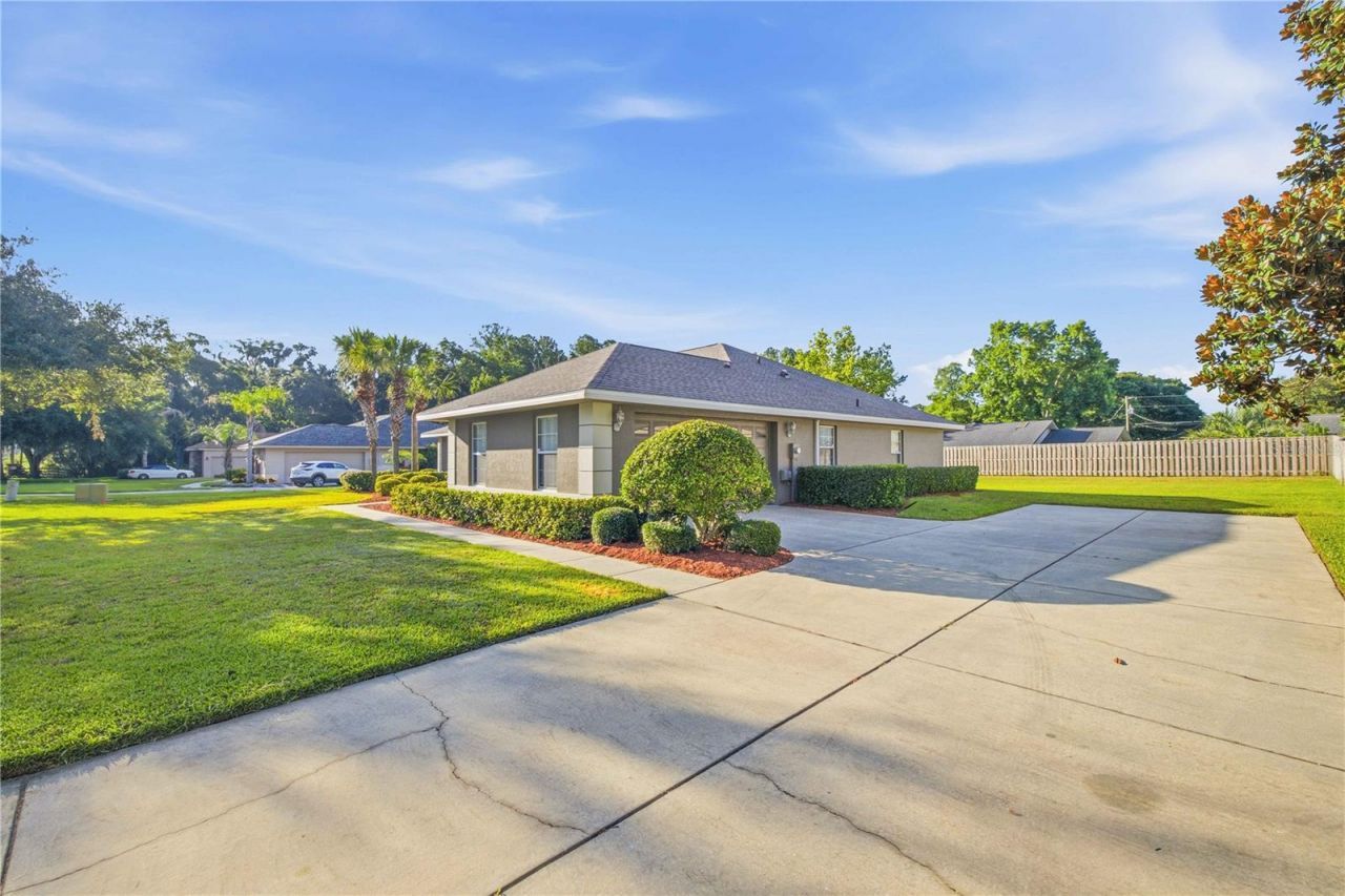 4460 SE 106th Street , Belleview, FL 34420 Photo