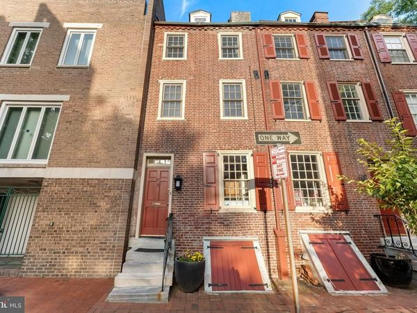 327 LAWRENCE COURT , PHILADELPHIA, PA 19106