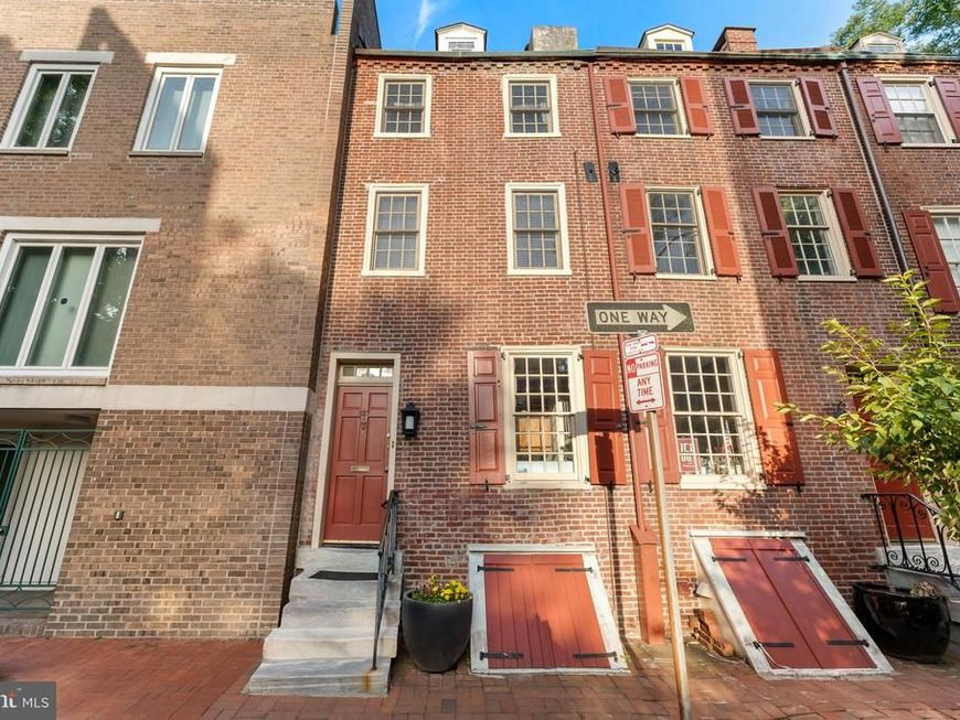 327 Lawrence Court , Philadelphia, PA 19106 Main Photo