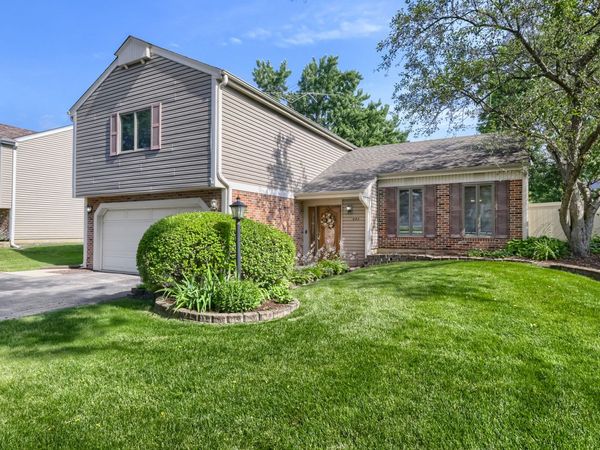 271 Hill Avenue, Bartlett, IL 60103