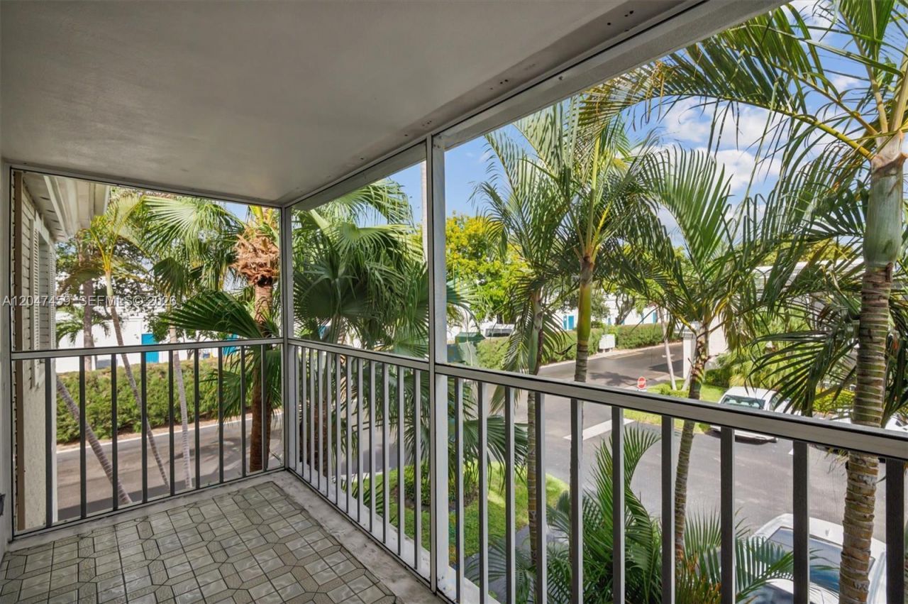 6209 Bay Club Dr, Unit 4, Fort Lauderdale, FL 33308 Photo