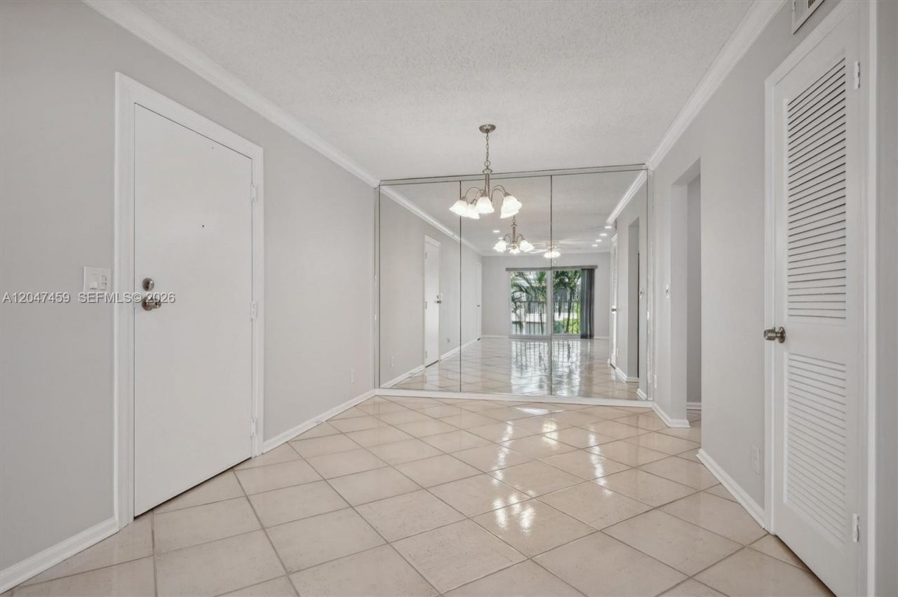 6209 Bay Club Dr, Unit 4, Fort Lauderdale, FL 33308 Photo