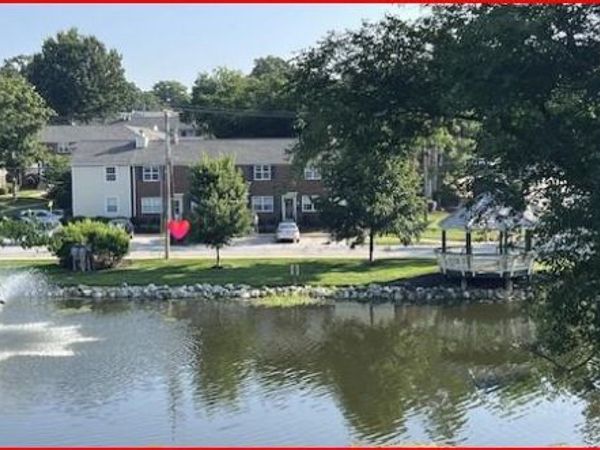 8907 Wrenwood Lane, Brentwood, MO 63144