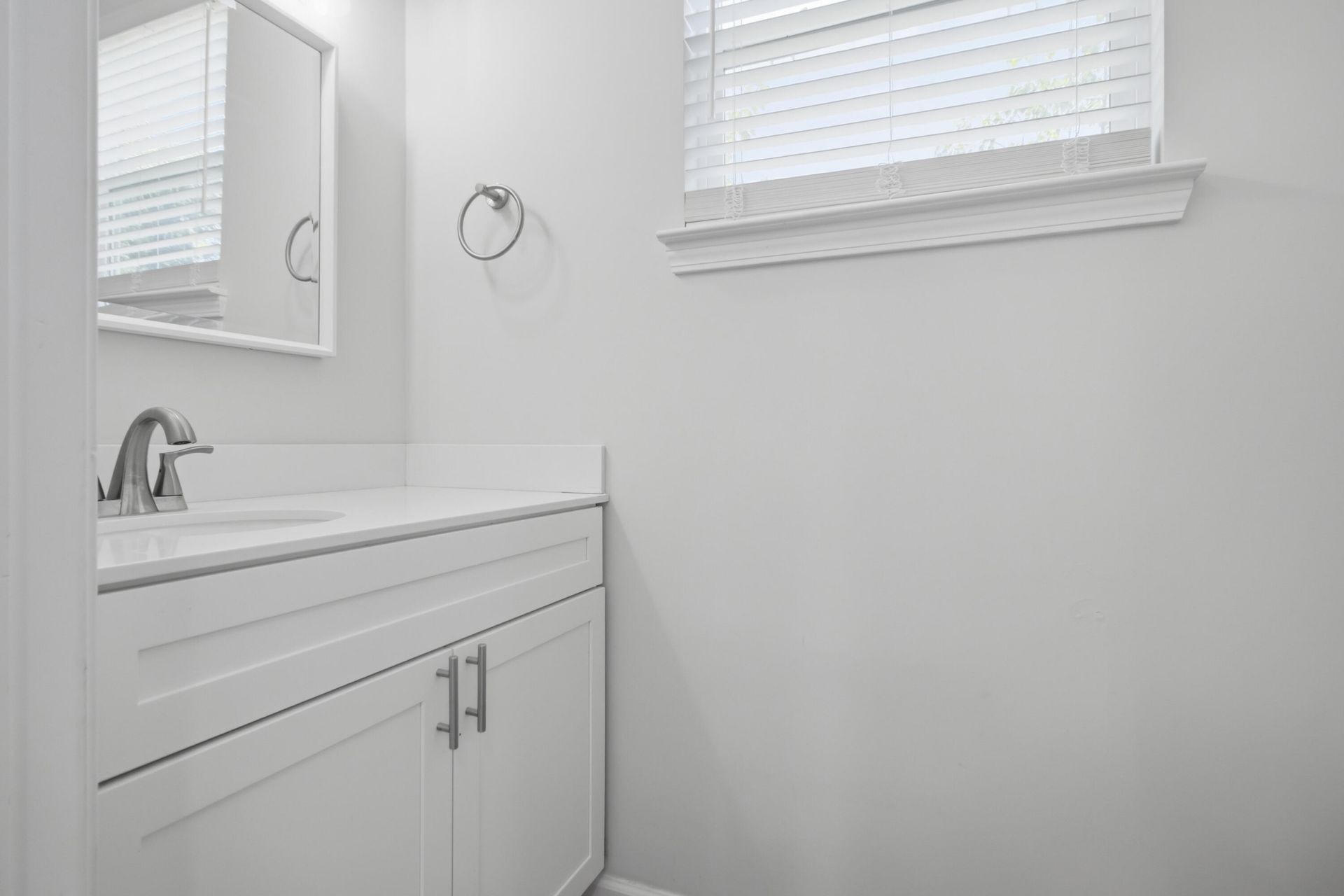 2044 Echo Avenue Photo 18